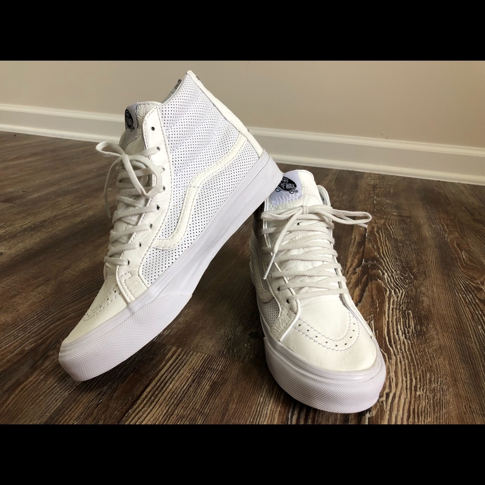 Vintage White Sk8-Hi Hightop sneakers